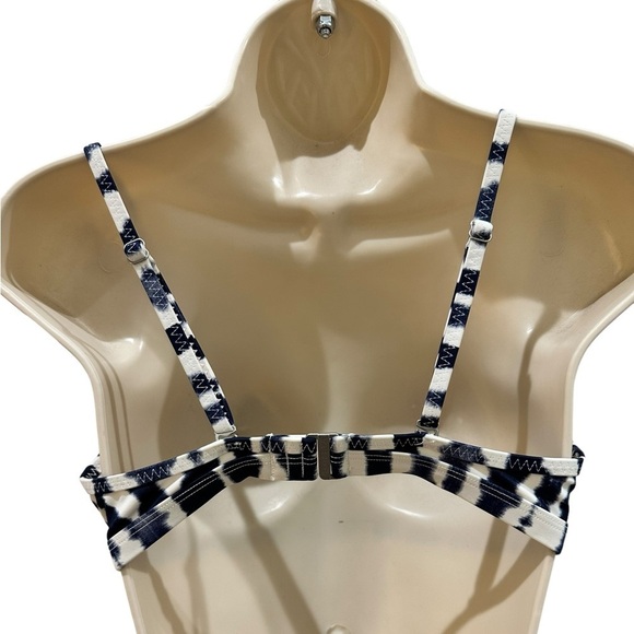 Athleta Wave Break Sz S Molded Cup Bikini Top Tie Dye Blue White Multiway Straps - Picture 9 of 9